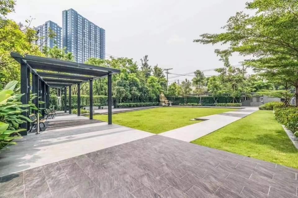 Condo In Bangkok With Swimming Pool Near Malls And Train Kültér fotó