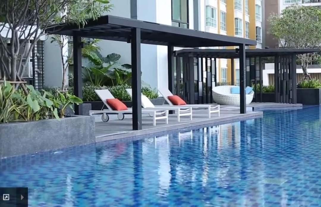 Condo In Bangkok With Swimming Pool Near Malls And Train Kültér fotó