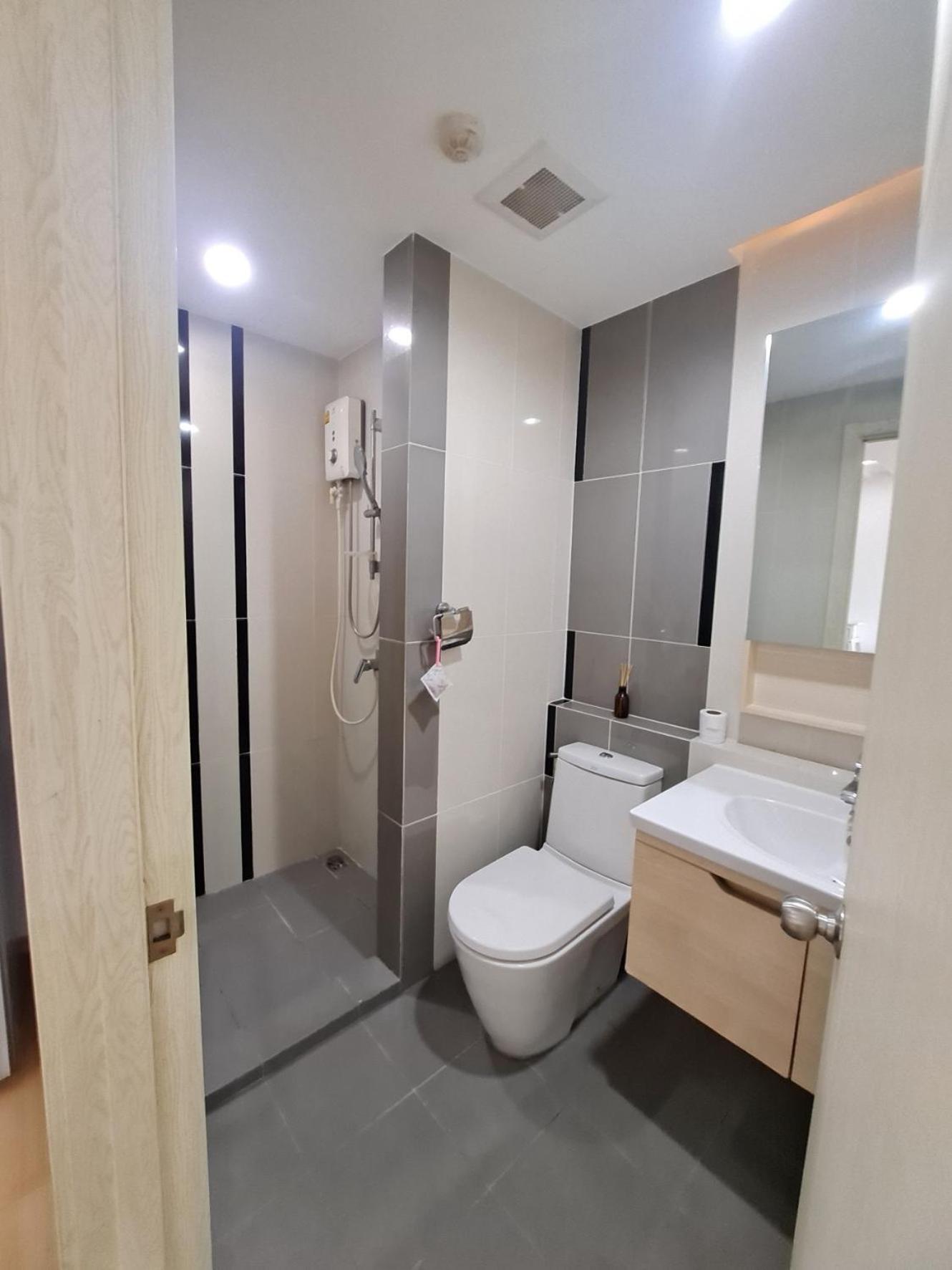 Condo In Bangkok With Swimming Pool Near Malls And Train Kültér fotó